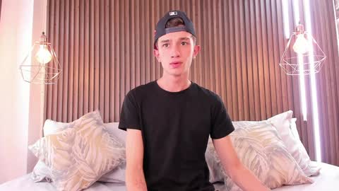 Snapshot of rolito18_ chatting on 7, 2, 2025 twink juli online show from 7, 2, 2025