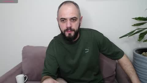 Snapshot of romdv chatting on 2, 1, 2025 romdv online show from 2, 1, 2025