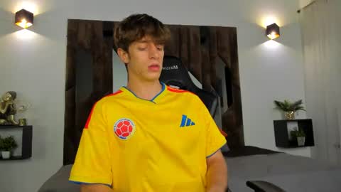 Snapshot of romeo_ricci1 chatting on 19, 6, 2026 Romeo Ricci online show from 19, 6, 2026