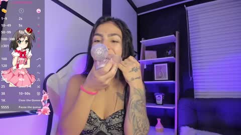 Romy Vega online show from 11, 1, 2025