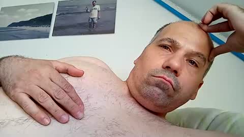 Snapshot of ron_butze chatting on 23, 6, 2026 Ron Butze online show from 23, 6, 2026
