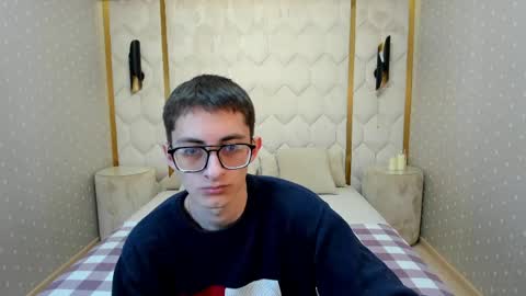 Snapshot of ronbevs chatting on 13, 5, 2026 ronbevs online show from 13, 5, 2026