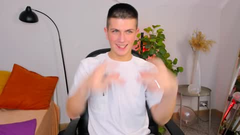 Snapshot of rony_winston chatting on 8, 12, 2024 Rony online show from 8, 12, 2024