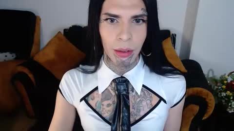 herreraisa offical online show from 17, 9, 2025