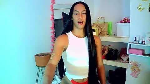 Snapshot of rosalindasexy chatting on 8, 10, 2025 Rosalinda online show from 8, 10, 2025