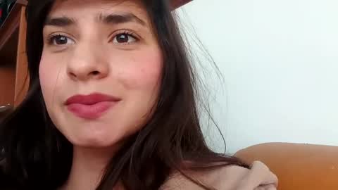 Snapshot of rosasvioletas chatting on 8, 10, 2025 rosasvioletas online show from 8, 10, 2025