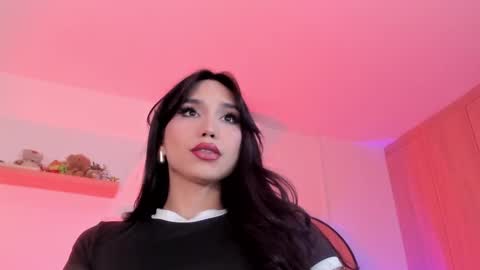 Rose Saenz online show from 13, 10, 2025