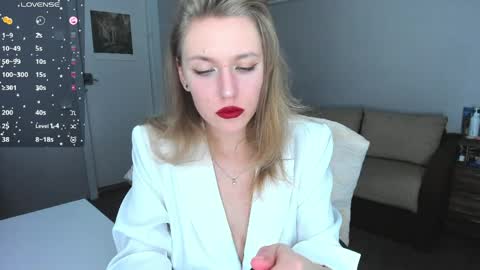 Snapshot of rose_brooks chatting on 11, 5, 2026 Rose but u can call me princess online show from 11, 5, 2026