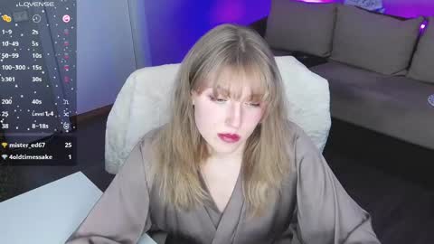 Snapshot of rose_brooks chatting on 31, 5, 2026 Rose but u can call me princess online show from 31, 5, 2026