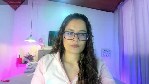 Snapshot of rose_thompson1 chatting on 19, 4, 2026 Rose online show from 19, 4, 2026