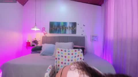 Snapshot of rose_thompson1 chatting on 28, 4, 2026 Rose online show from 28, 4, 2026