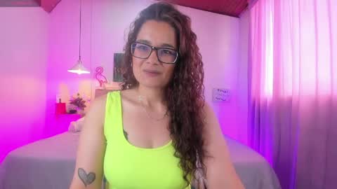 Snapshot of rose_thompson1 chatting on 1, 5, 2026 Rose online show from 1, 5, 2026
