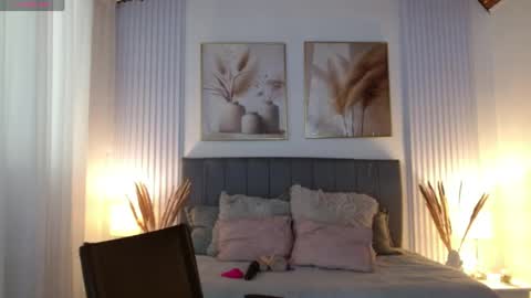 Snapshot of rose_thompson1 chatting on 19, 5, 2026 Rose online show from 19, 5, 2026