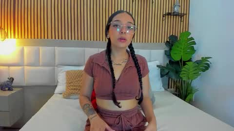 roseaurora online show from 11, 11, 2025