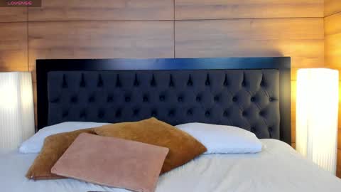 roseaurora online show from 2, 4, 2026