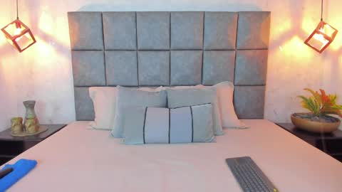 roseaurora online show from 8, 4, 2026