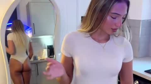 Bella  online show from 25, 6, 2026