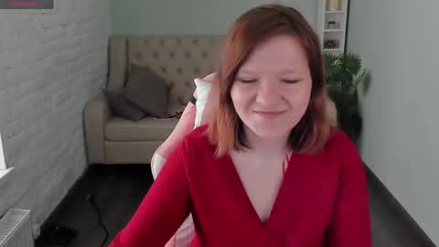 Snapshot of rosecartersxx chatting on 17, 5, 2026 Rose online show from 17, 5, 2026