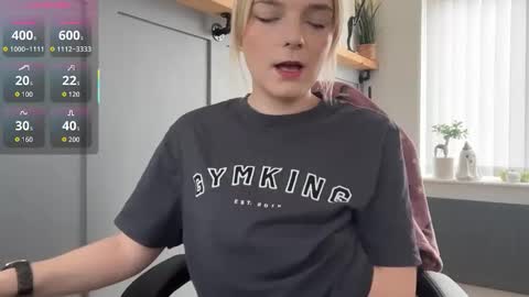 Snapshot of rosekate97 chatting on 8, 10, 2025 rose97 online show from 8, 10, 2025