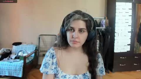 Snapshot of roselina_ chatting on 25, 6, 2026 Rose online show from 25, 6, 2026