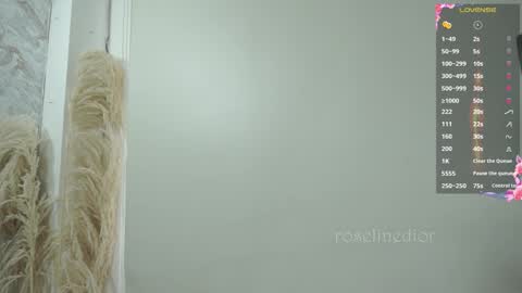 Lyla OF roselinedior online show from 17, 11, 2025