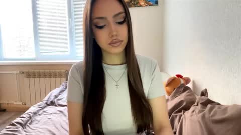 Snapshot of rosenavillifana chatting on 2, 11, 2025 Mimi online show from 2, 11, 2025