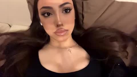 Snapshot of rosenavillifana chatting on 29, 11, 2025 Mimi online show from 29, 11, 2025