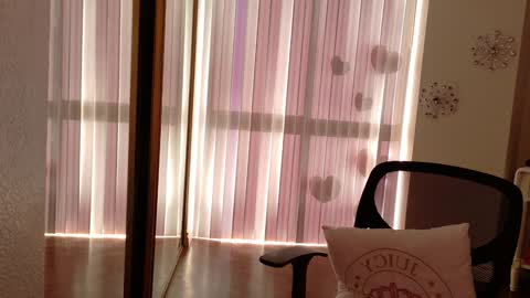 Rose Taylor online show from 16, 1, 2025