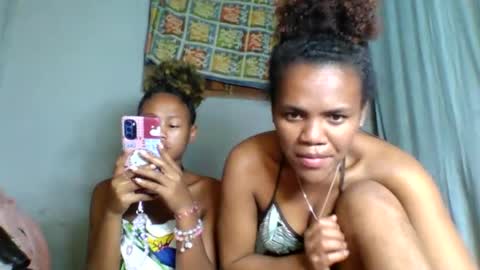 Snapshot of rosia22 chatting on 25, 9, 2025 rosia22 online show from 25, 9, 2025