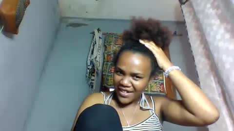 Snapshot of rosia22 chatting on 1, 10, 2025 rosia22 online show from 1, 10, 2025