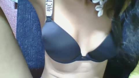 Snapshot of rosia685234 chatting on 5, 3, 2025 rosia685234 online show from 5, 3, 2025
