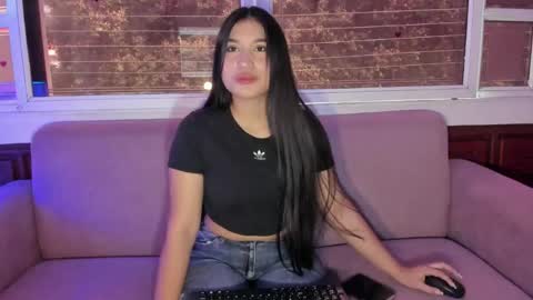Snapshot of rosie_chell chatting on 3, 5, 2026 Rosie online show from 3, 5, 2026