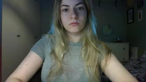 Snapshot of rosie_june chatting on 22, 4, 2026 Rosie online show from 22, 4, 2026
