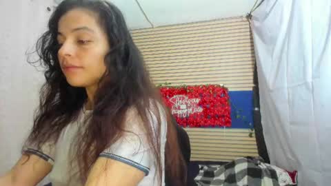 Snapshot of rosse_25 chatting on 5, 7, 2026 Would you like to help me with supplementation and sports suits so I can compete in powerlifting online show from 5, 7, 2026