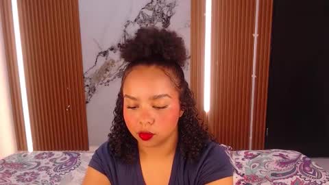 Rossi Hill online show from 19, 12, 2025