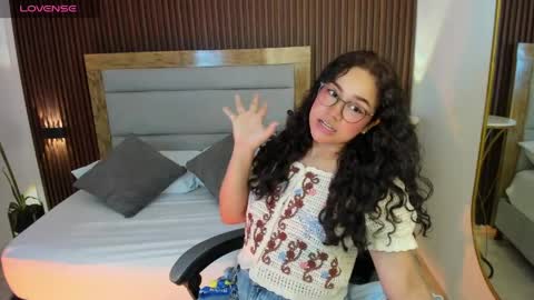 rossie_lanie_ online show from 8, 4, 2026