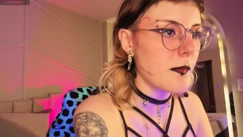 Snapshot of rossiie_hunt_ chatting on 11, 5, 2026 rossiie_hunt_ online show from 11, 5, 2026