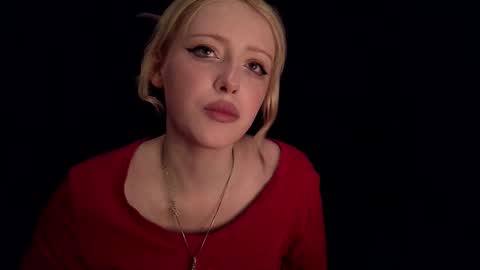 Snapshot of rosy_petal chatting on 15, 10, 2025 rosy_petal online show from 15, 10, 2025