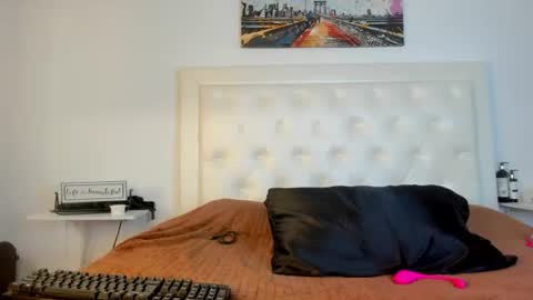 rouse_sexy_hotxx77 online show from 10, 6, 2026
