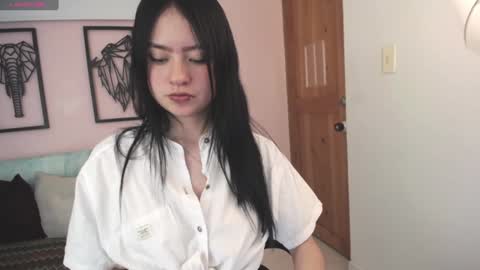 Snapshot of rousee_v chatting on 11, 12, 2024 Rousee online show from 11, 12, 2024