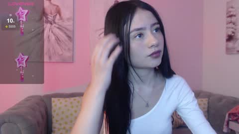 Snapshot of rousee_v chatting on 18, 12, 2024 Rousee online show from 18, 12, 2024