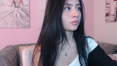 Snapshot of rousee_v chatting on 19, 12, 2024 Rousee online show from 19, 12, 2024