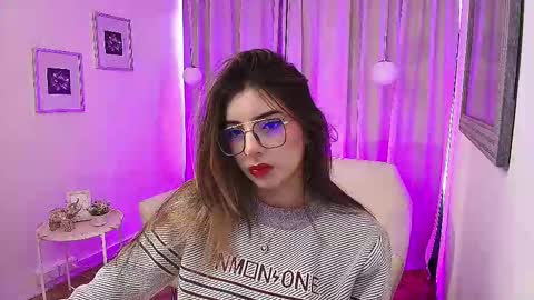 Snapshot of rousee_v chatting on 19, 9, 2025 Rousee online show from 19, 9, 2025