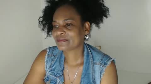 Snapshot of roushlove chatting on 2, 2, 2026 luxa online show from 2, 2, 2026