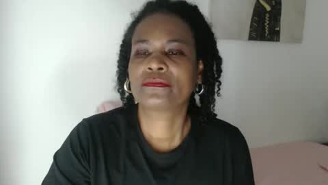 Snapshot of roushlove chatting on 18, 4, 2026 luxa online show from 18, 4, 2026