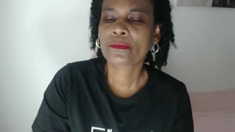 Snapshot of roushlove chatting on 18, 4, 2026 luxa online show from 18, 4, 2026