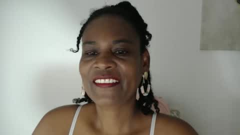 Snapshot of roushlove chatting on 22, 4, 2026 luxa online show from 22, 4, 2026