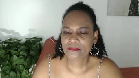 Snapshot of roushlove chatting on 12, 5, 2026 luxa online show from 12, 5, 2026