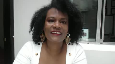 Snapshot of roushlove chatting on 18, 5, 2026 luxa online show from 18, 5, 2026