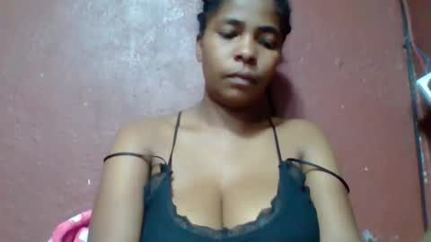 Snapshot of rovaelyah chatting on 19, 4, 2026 rovaelyah online show from 19, 4, 2026